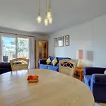 Luxury 2 Bed Apt Freeview Tv Wi