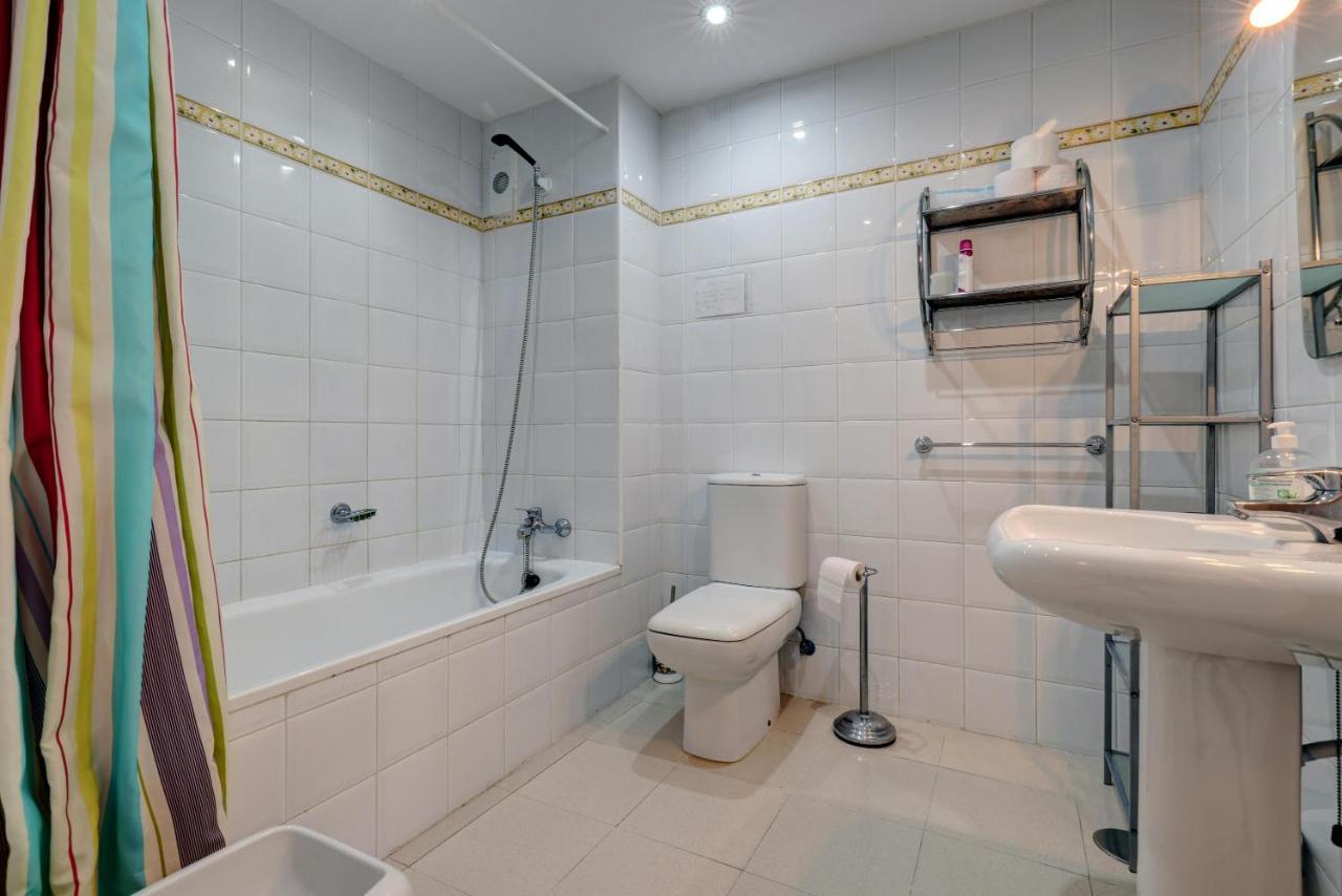 Luxury 2 Bed Freeview Tv Wi Apartment *